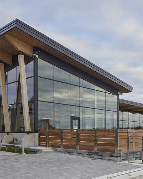 Lake Club Restaurant at Friday Harbour