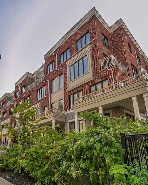Minto Longbranch – 3600 Lakeshore Blvd