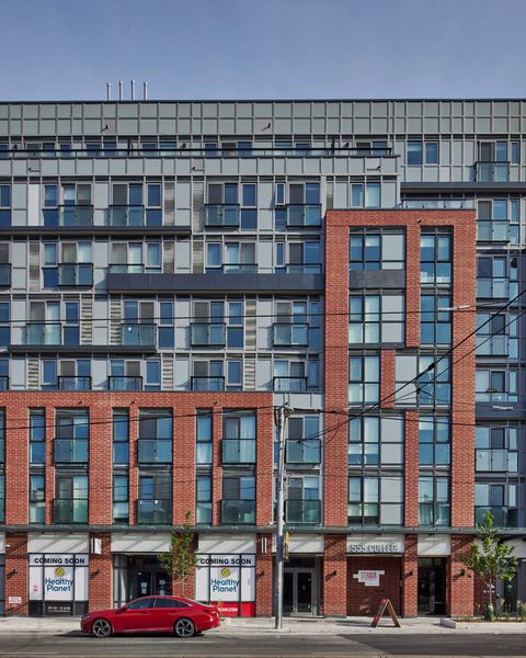 Strada – 555 College St